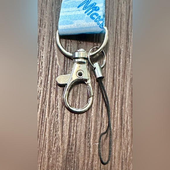 Disney Lanyard & Pins - Picture 4 of 4